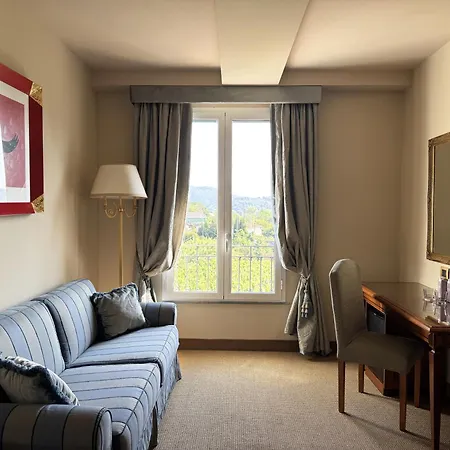 Park Hotel *