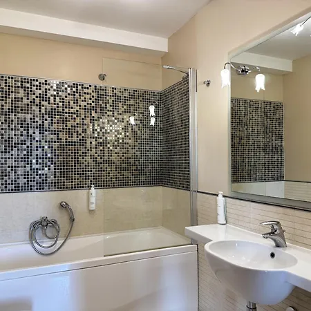 Park 酒店 萨尔扎纳